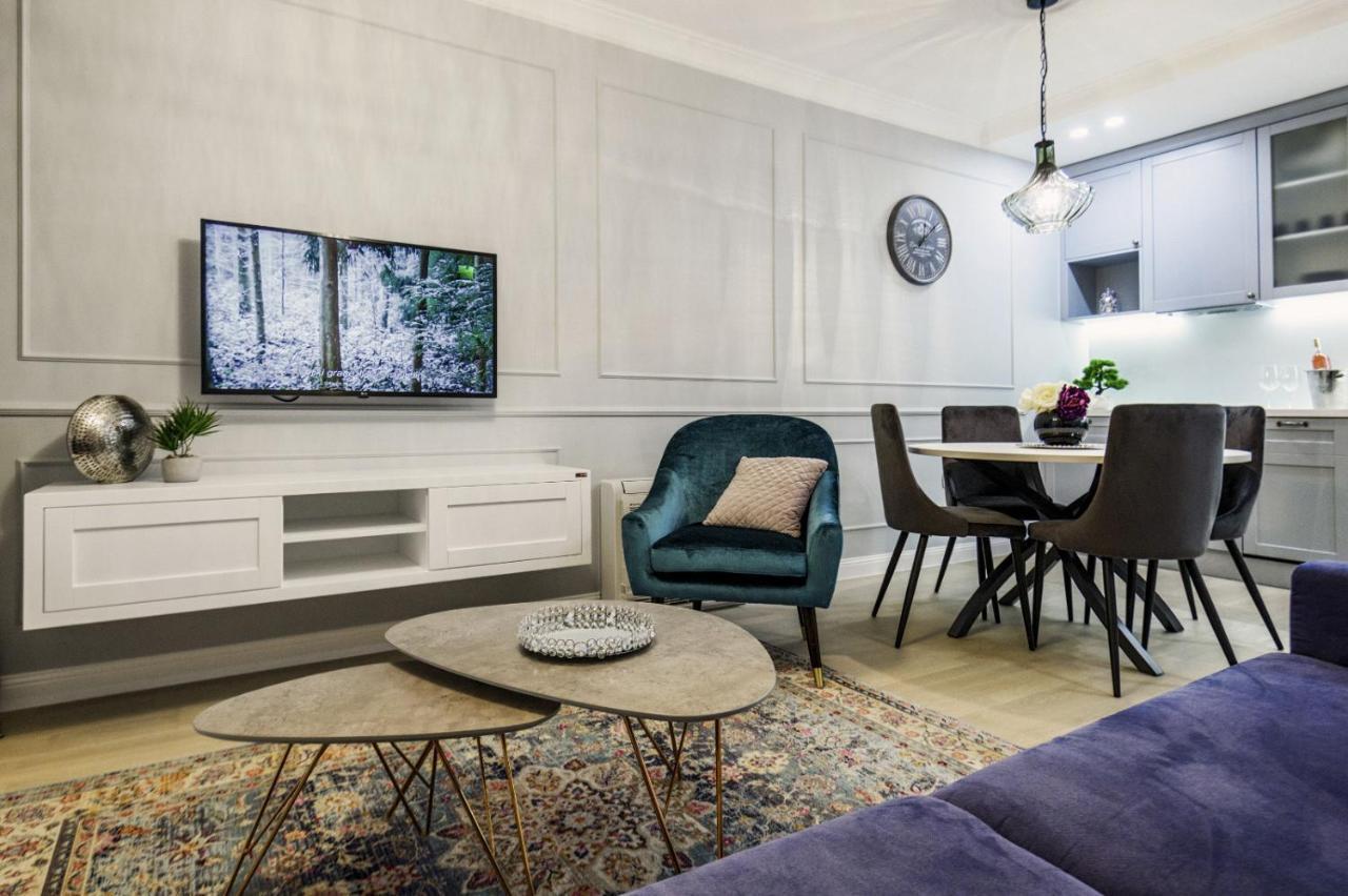 Divine Luxury Purple Apartment *